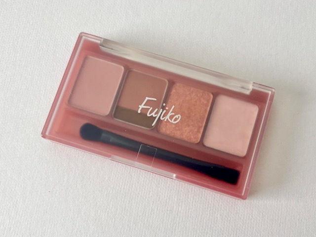 推し活　遠征　ライブ　持ち物　コスメ　おすすめ　旅コスメ　グッズ　アイテム