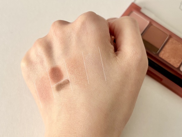 推し活　遠征　ライブ　持ち物　コスメ　おすすめ　旅コスメ　グッズ　アイテム