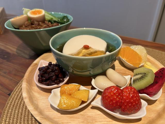 フルーツたっぷり！台湾スイーツ"豆花"を北海道食材でアレンジ…魯肉飯も人気【札幌】