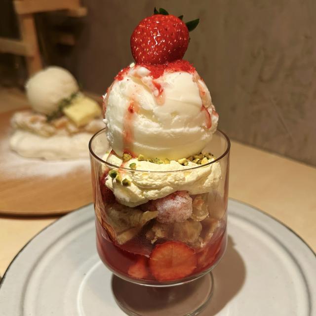 CAFE.and BAR WHEN 札幌 ススキノ カフェ バー  クロッフル パフェ