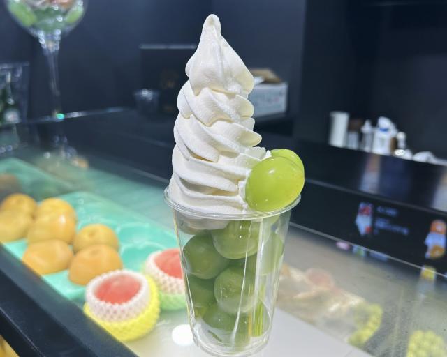 まずは、アイス ソフトクリーム アイス パフェ スイーツ 札幌 大通
