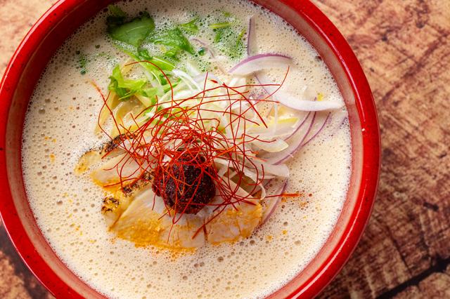 白鶏舎　辛味噌鶏白湯