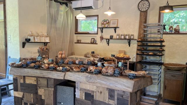 ウタリ 店内