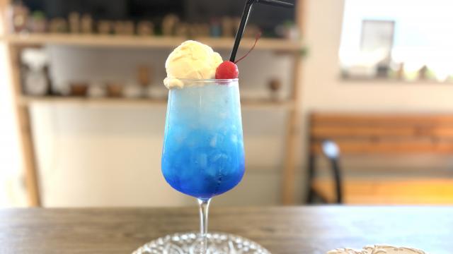 石狩の隠れ家おうちカフェ ひんやりクリームソーダに絶品ナポリタン「カラフルで映える」