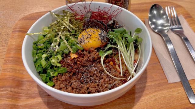 花椒の“シビ旨が”クセになる！「坦々まぜそばパスタ」…買物御公園通りのカフェ【旭川】