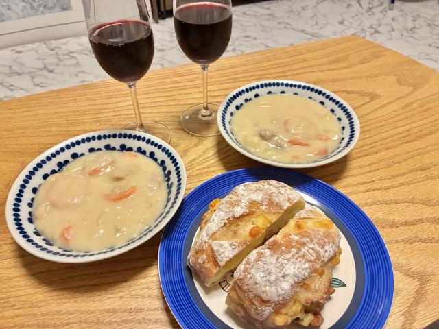 チーズリュスティック　ワイン　シチュー