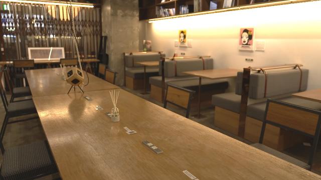 ほぼ全席でコンセントが利用可能