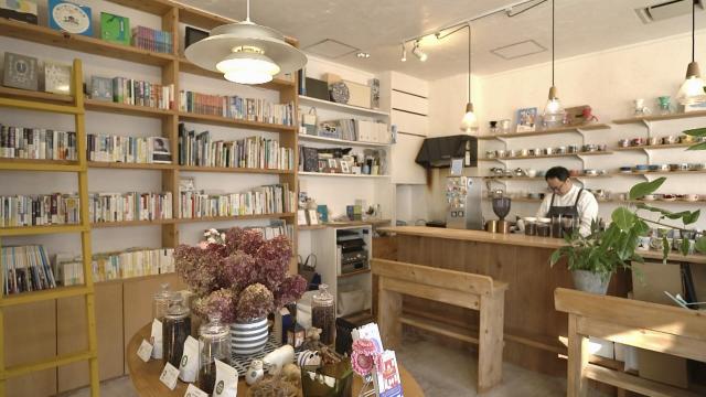 札幌で北欧を堪能できるカフェ「LUKEA！coffee」本ずらり…フィンランドを味わえる！【札幌】