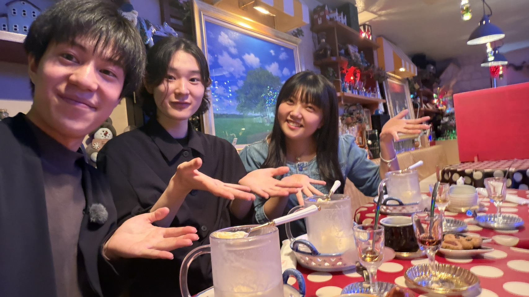 【北大ソフトクリーム同好会】ススキノ“夢のような極旨ソフトクリームバー”140種のリキュールをトッピング！「圧倒的映えと味変が最高」