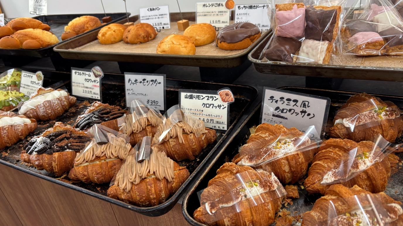 クロワッサンファクトリーMIL　クロワッサン
