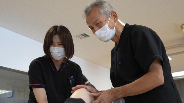 山本泰雄さんと川島有紀子さん