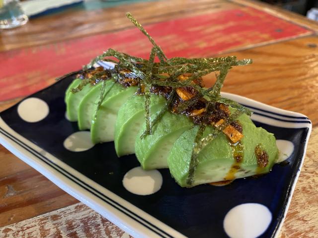 大衆餃子酒場 Choi　よだれアボカド