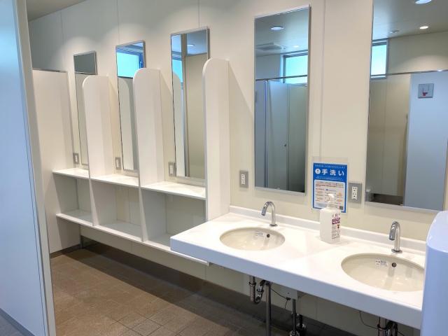 安平鹿公園キャンプ場　北海道　ファミリーキャンプ　きれいなトイレ