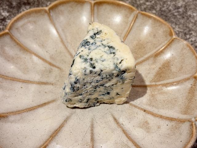石狩ひつじブルー　チーズ