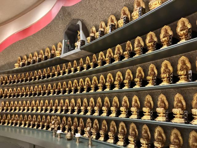 成田山札幌別院新栄寺　光明殿