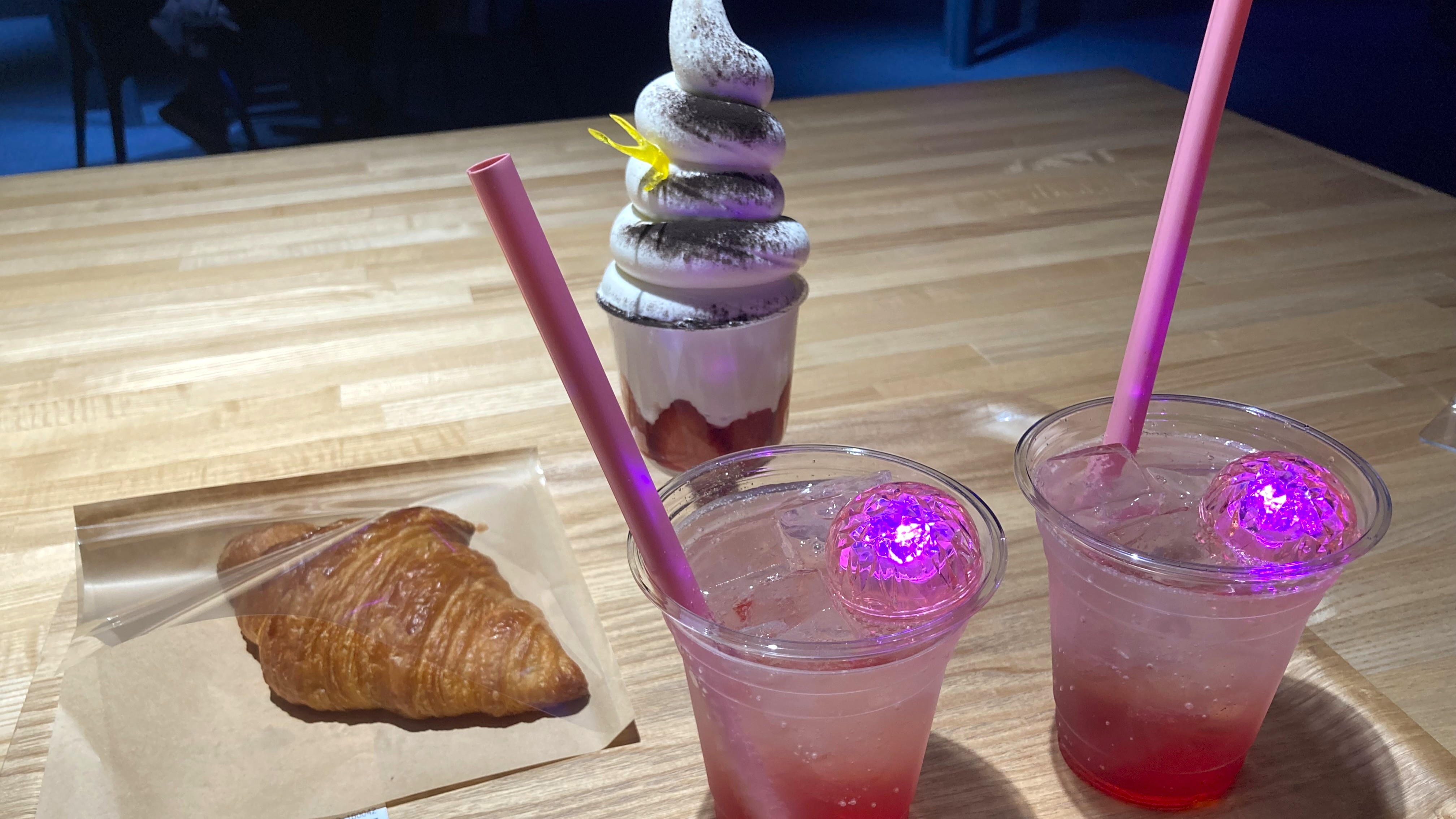 「シロクマベーカリー&」にて期間限定で提供されているメニュー